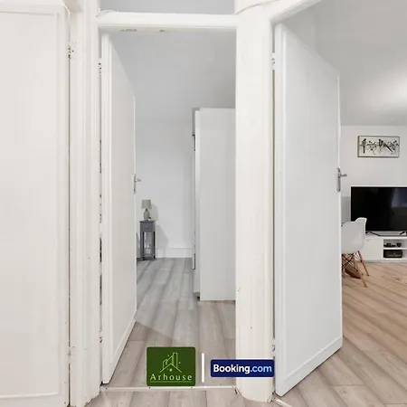 1 Bedroom Apartment By Arhouse Apartments Short Lets & Serviced Accommodation Highbury With Free Wifi Londra Esterno foto