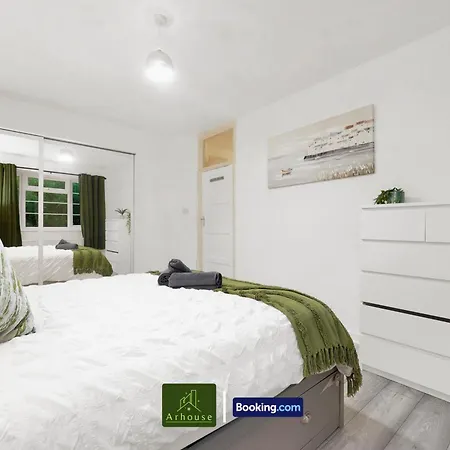 1 Bedroom Apartment By Arhouse Apartments Short Lets & Serviced Accommodation Highbury With Free Wifi Londra Esterno foto